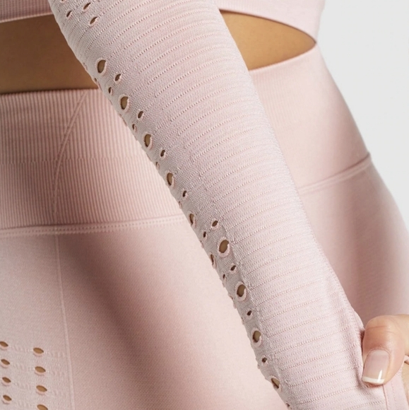 GLOW LONG SLEEVE SEAMLESS CROP TOP - Picture 6 of 7